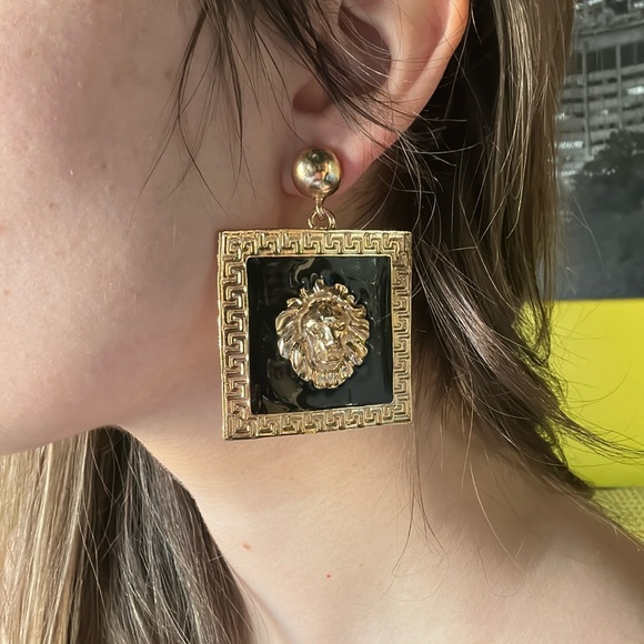 Large earings - Picture 4 of 4